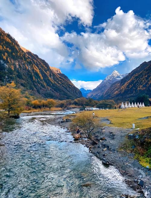 手机拍照时如何显示时间和地点图3