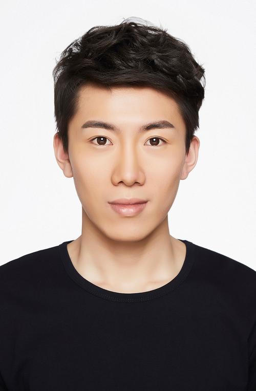 大学证件照要如何拍摄呢?