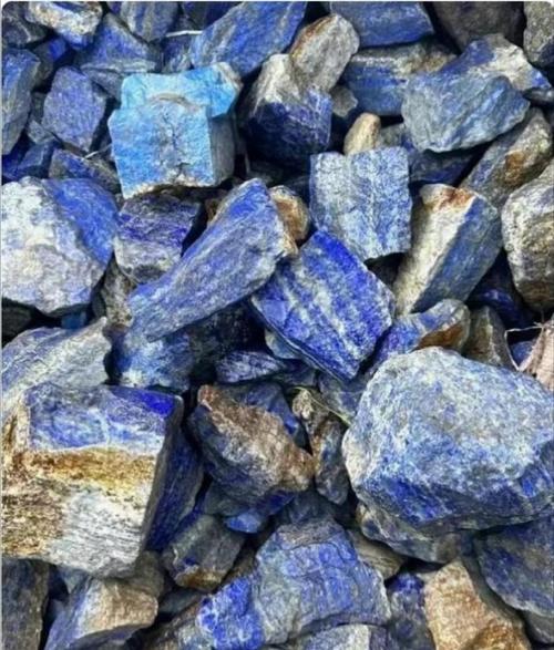 蓝色打光照片图3