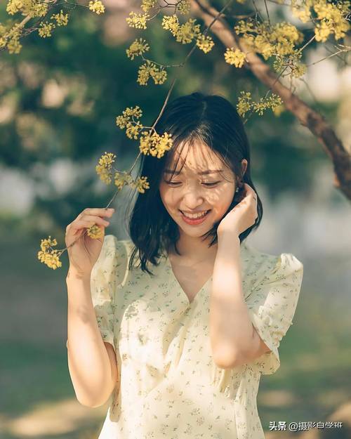 拍照姿势动作大全视频图1