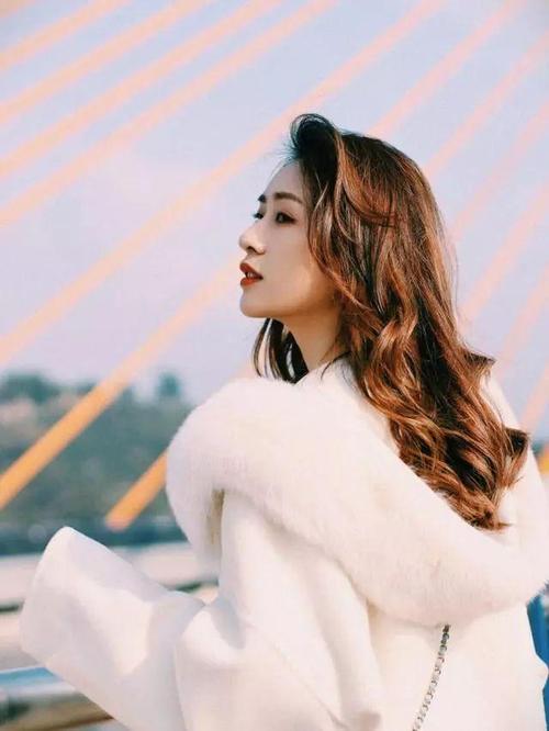 女生拍照怎样摆姿势