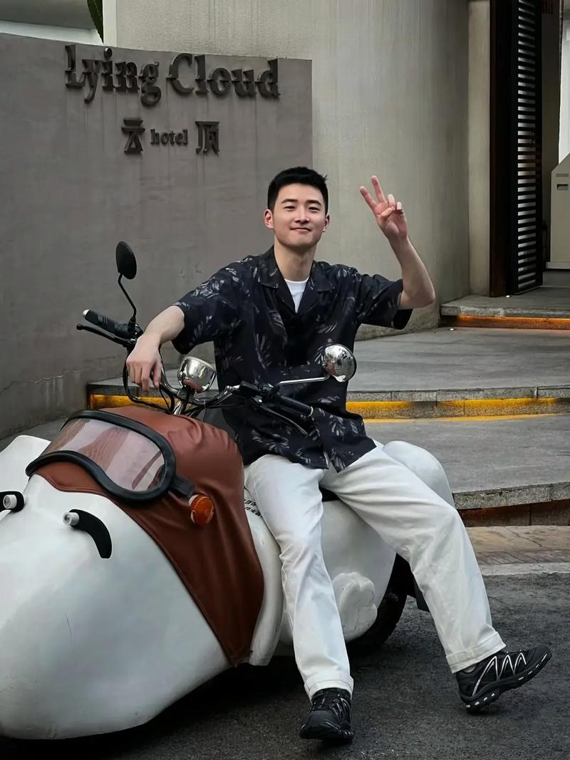 适合男士的拍照姿势有哪些推荐?