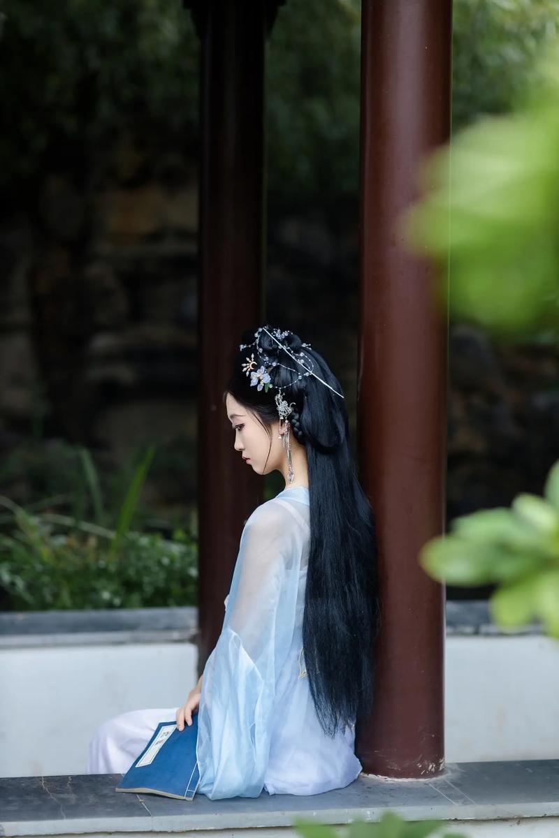 拍照:女生穿汉服拍照该怎么摆姿势?新手必学