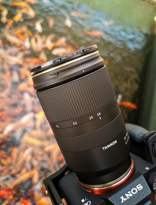 用哪种偏振镜去除翻拍照片反光?