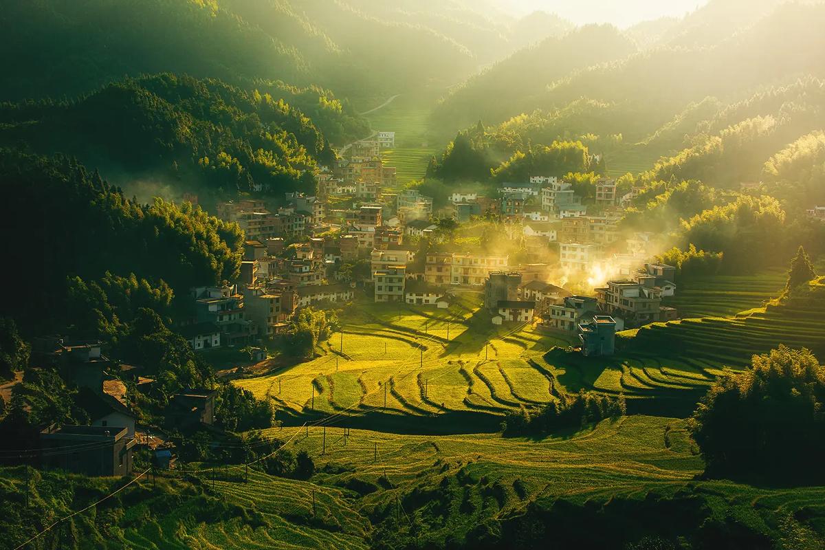 如何在PS中为图片添加多色散景光斑效果?