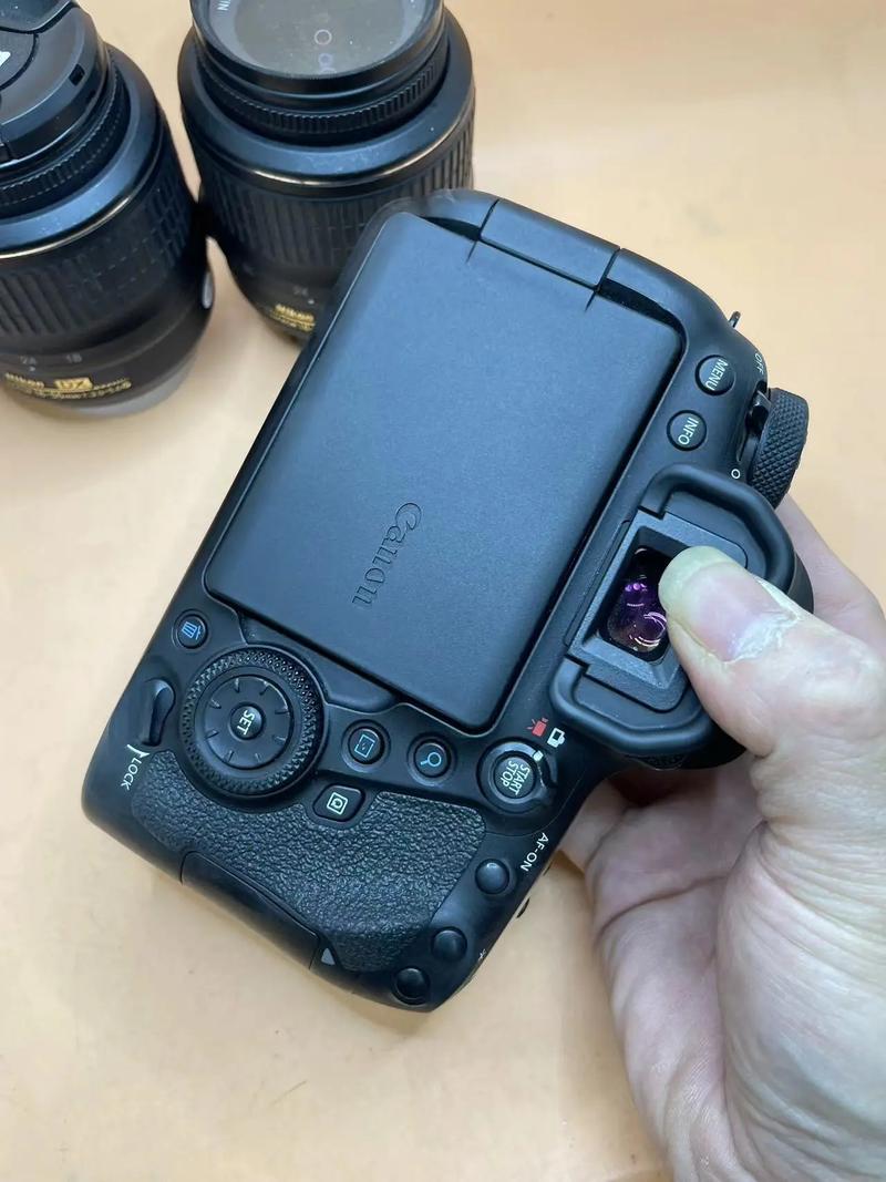 佳能6d2如何实时显示拍摄?