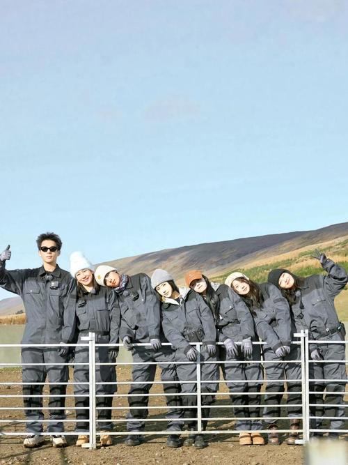 领导拍照姿势怎么摆图2