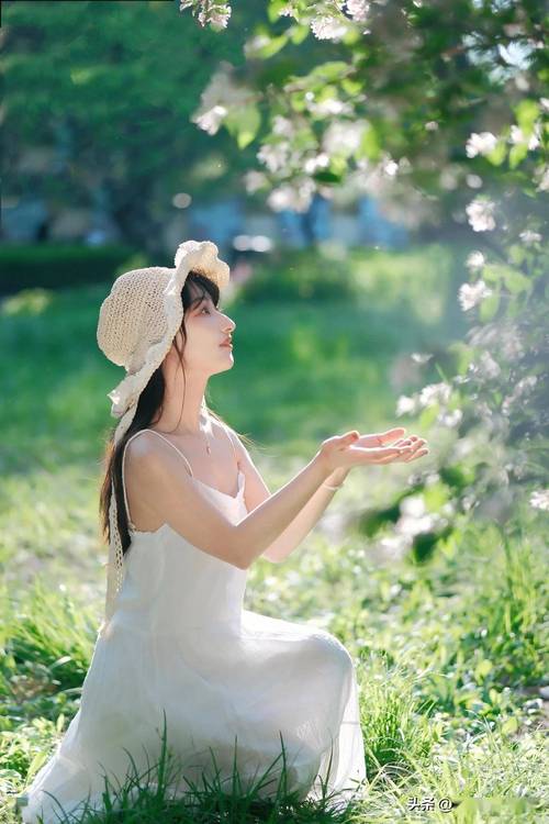 拍照的动作怎么摆好看