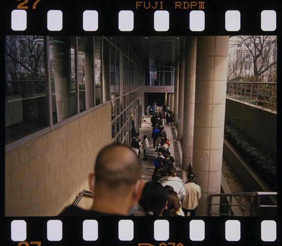 如何翻拍照片看起来像现场拍的照片图1