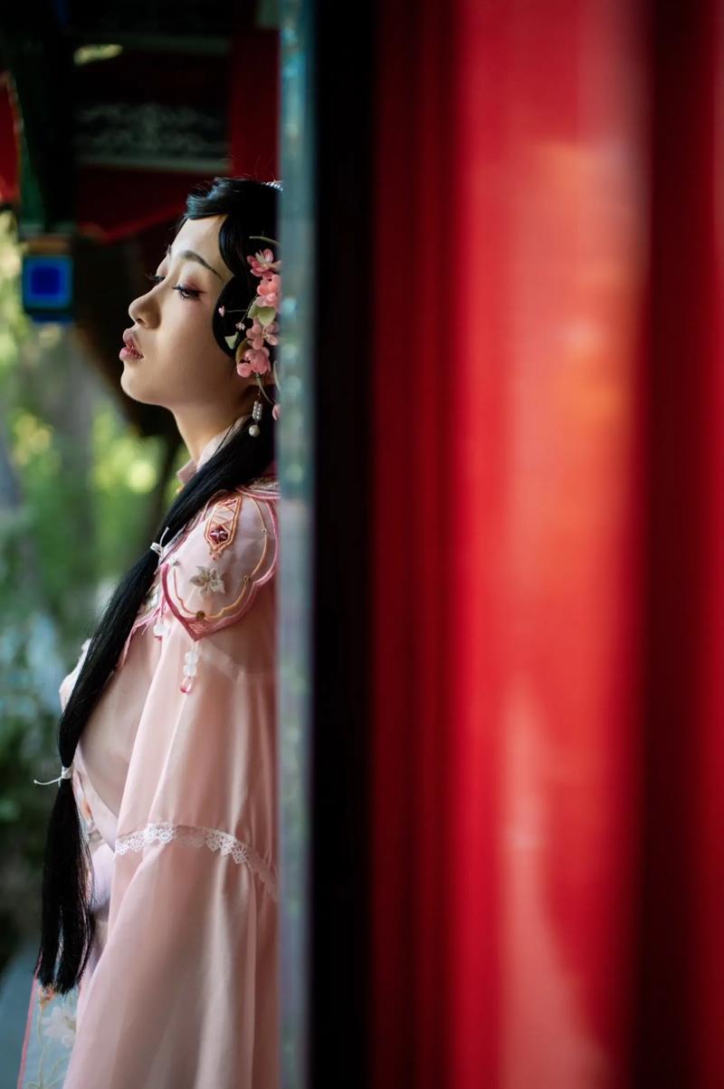 古装十个简单站立拍照姿势图3