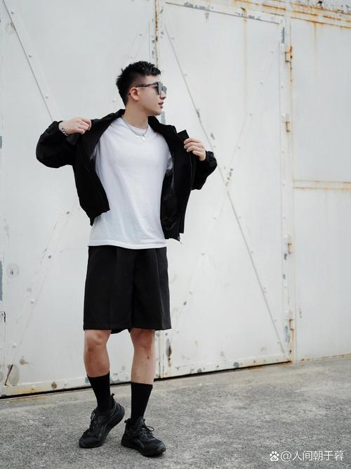 男生拍照如何摆姿势好看图片图1