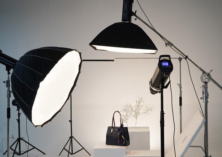 在家布置摄影棚,需要哪些灯光?有没有平价推荐?