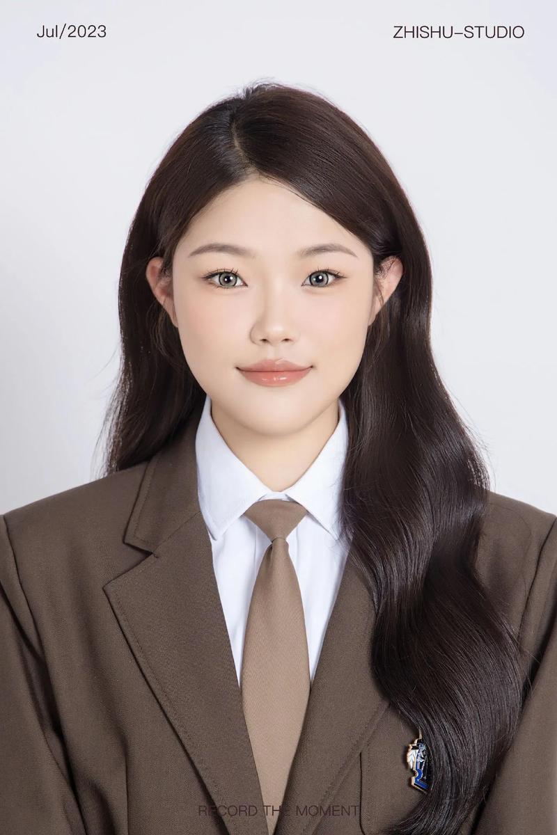 自己拍证件照怎么拍