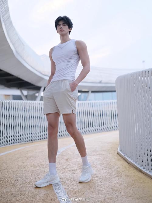 直男拍照死亡角度是什么意思