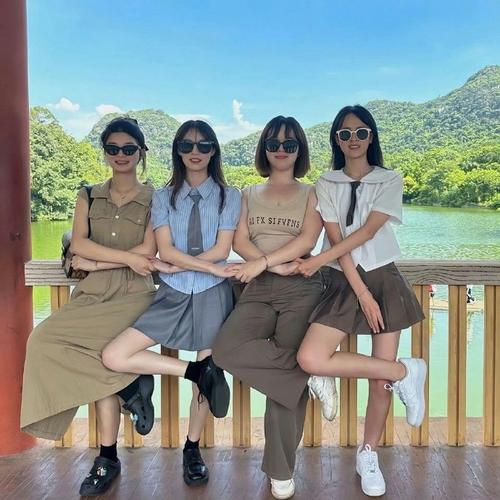 人多拍照如何摆造型