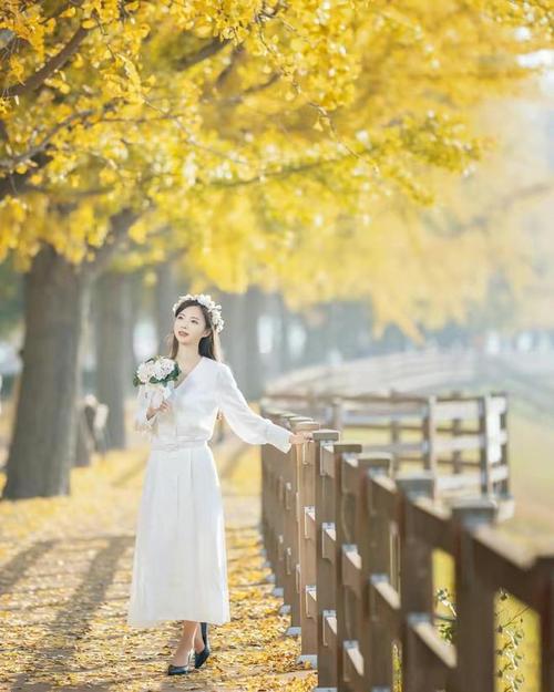 高级拍照姿势女生图3