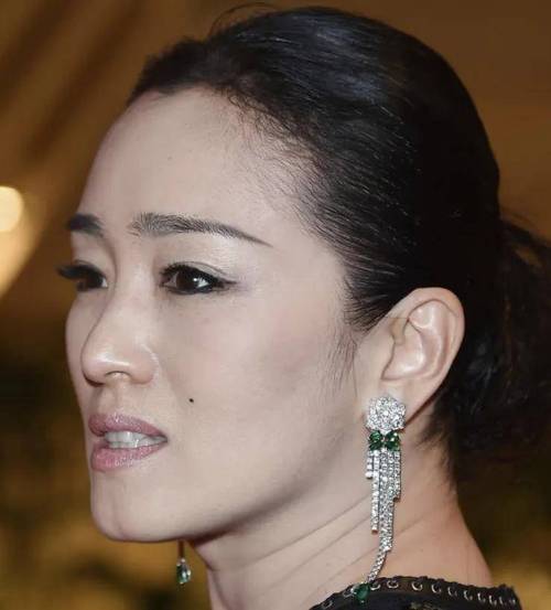 为什么脸上打光和不打光长相差距这么大?