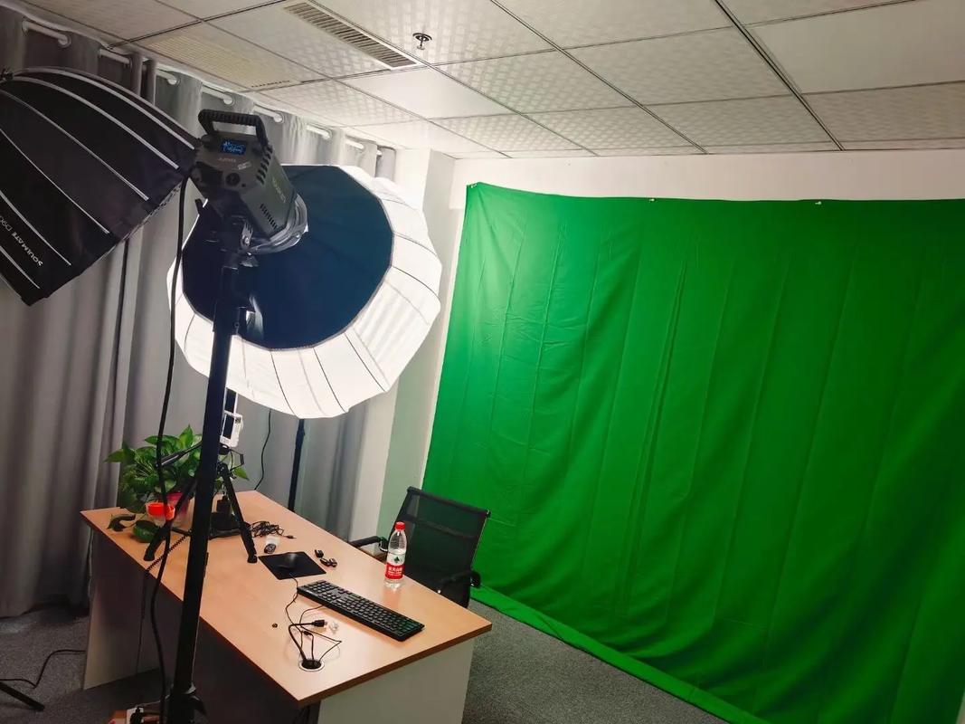 直播间灯光如何摆放布置啊,灯光参数应该怎么调节?有懂的可以来说说嘛...