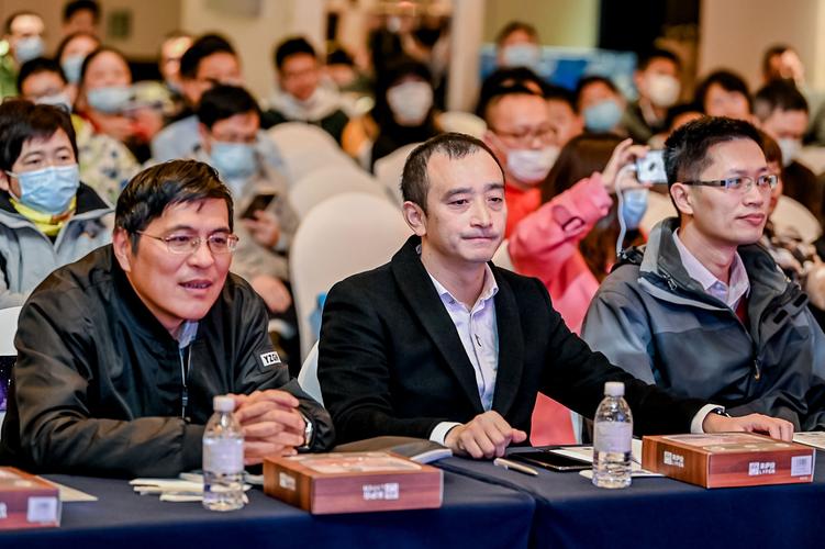 会议拍照技巧与角度人像图1