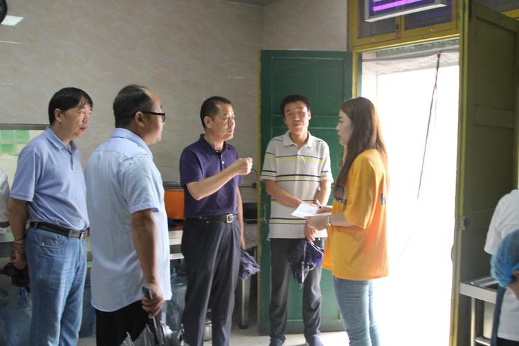 领导视察拍照技巧与角度分析图1