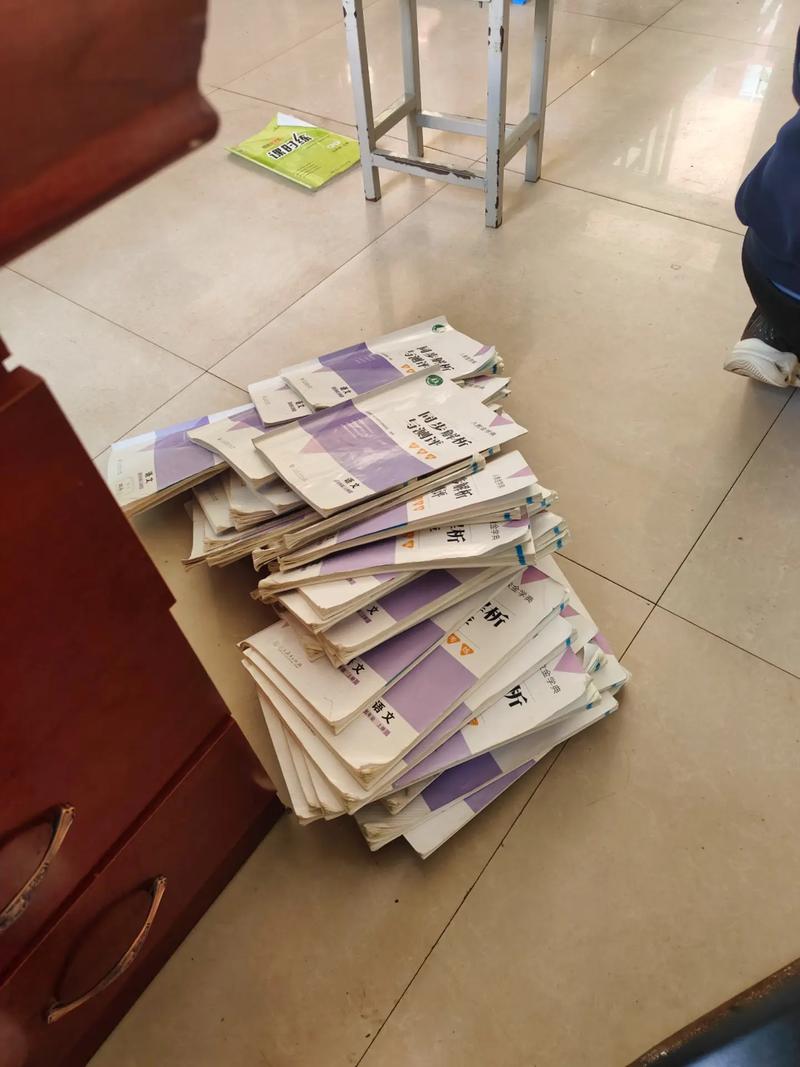 文件上泼了红墨水,现在要给文件翻拍,又不让文件留下红墨水的痕迹,怎样...