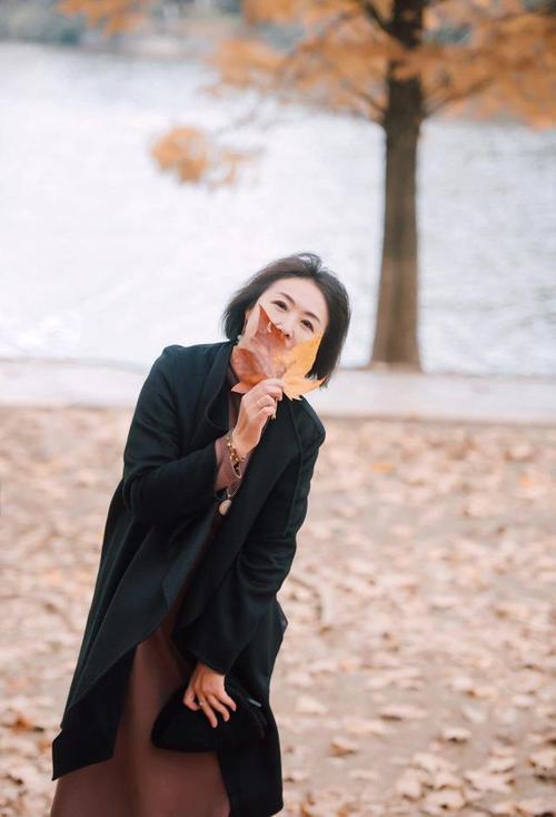 四五十岁拍照的所有姿势