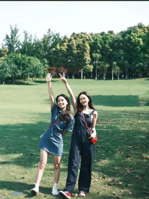 拍照片怎样摆姿势好看一点图2