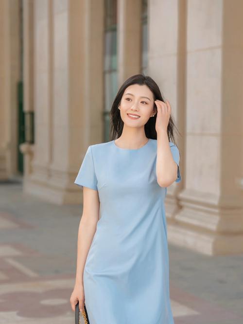 拍照姿势怎么摆女生脸部韩式图2