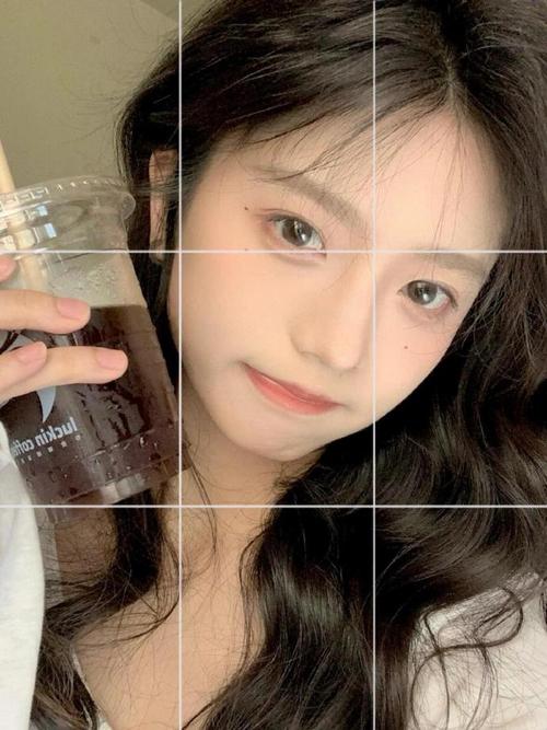 现在女孩子都很喜欢自拍,你有什么可爱的摆拍姿势推荐吗?