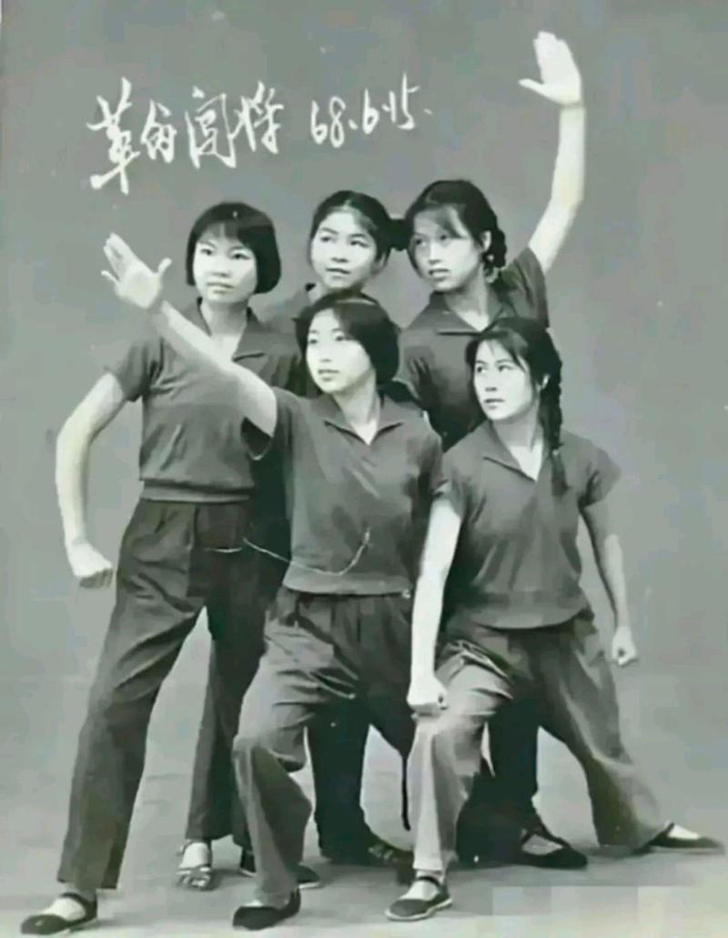 怎么翻拍老照片不反光图3