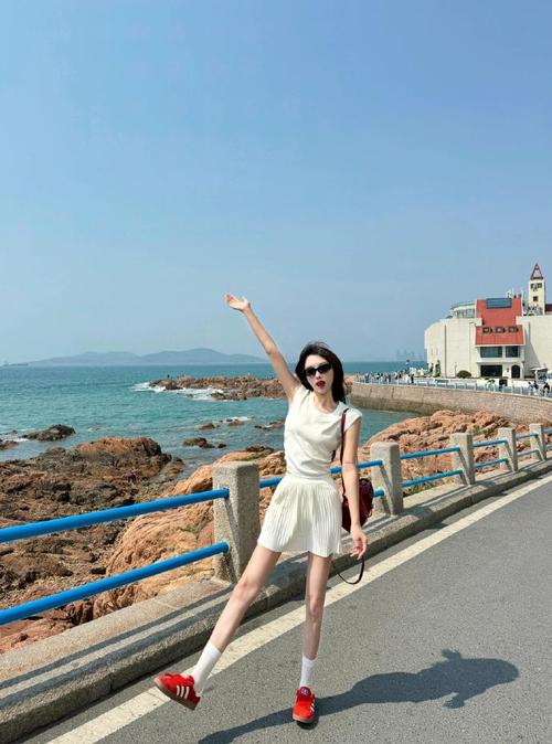 十个简单站立拍照姿势图3