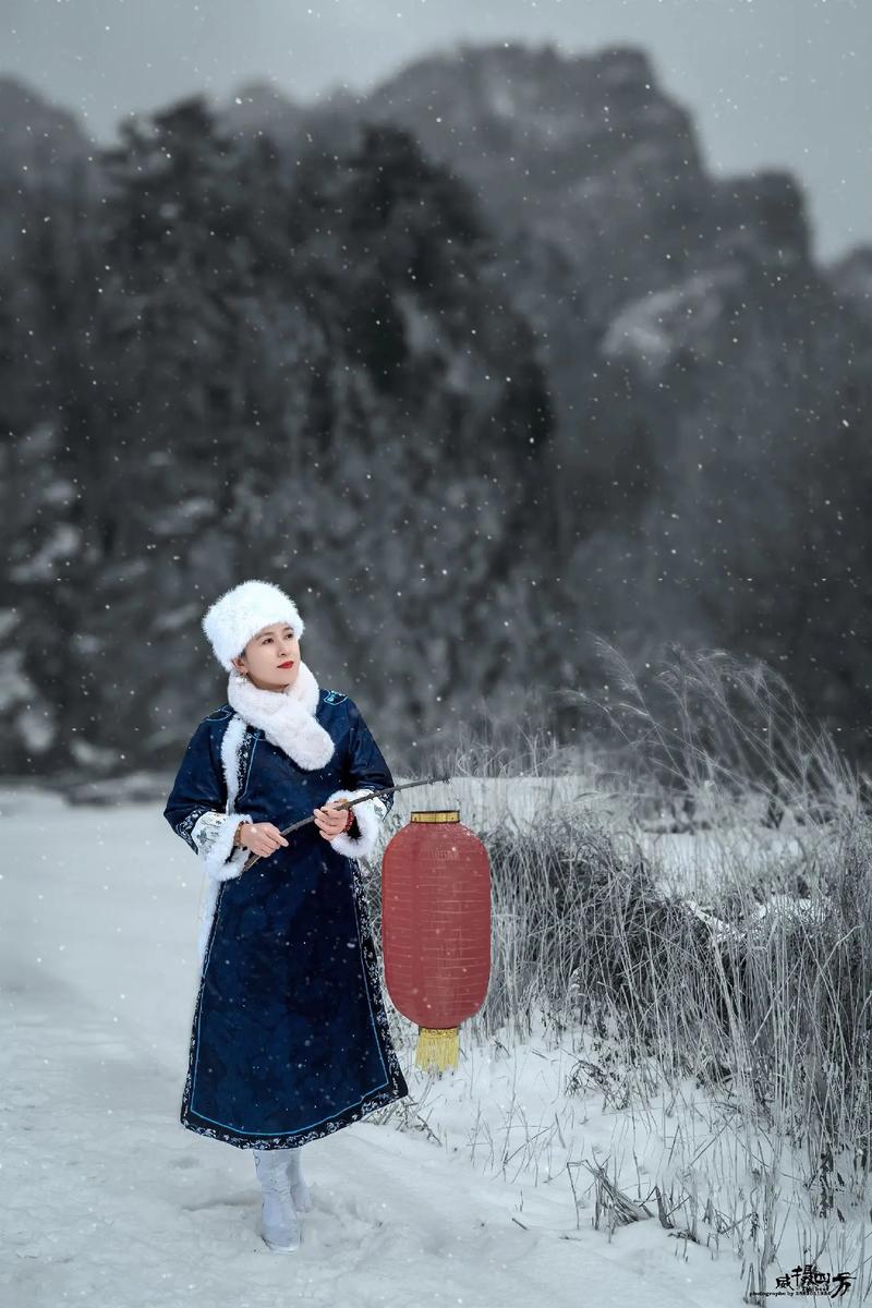 拍雪景怎么摆姿势