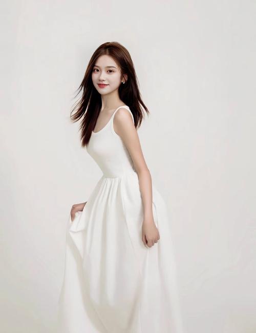 如何在白色背景布上拍摄白色服装?