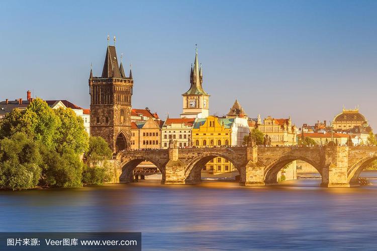 在捷克查理大桥打卡拍照的指南是什么?