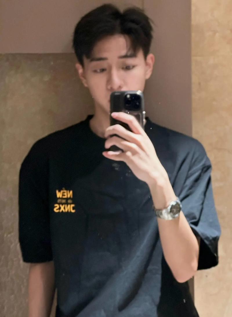 自拍角度怎么拍照好看男生帅气图1