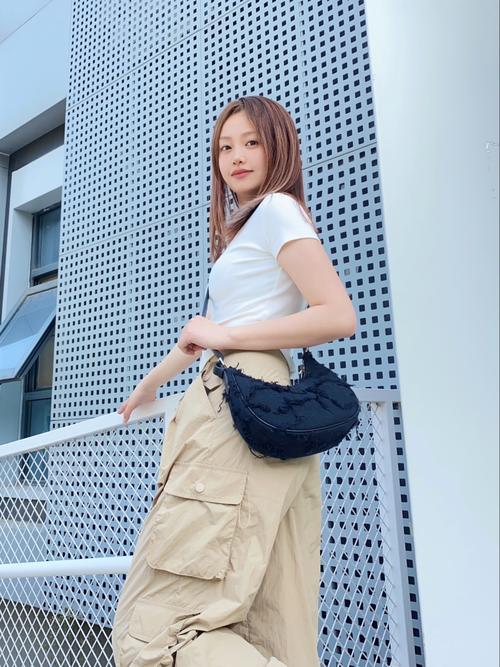 山上拍照姿势大全图片图1