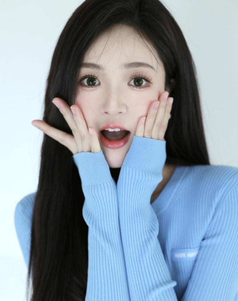 适合女生的拍照表情和姿势有哪些