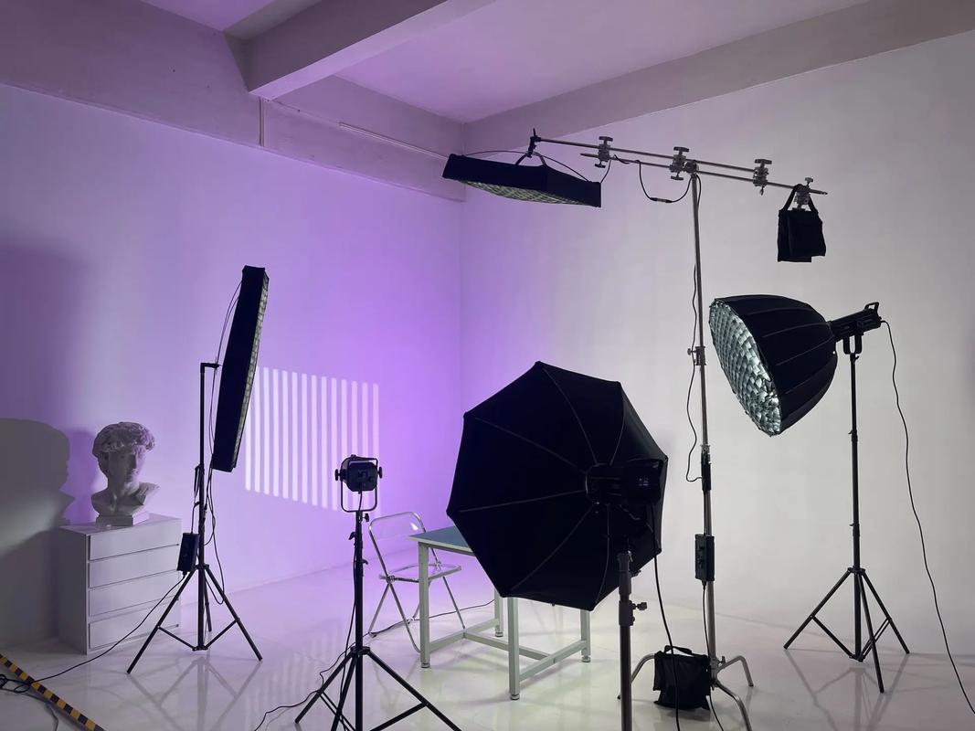 拍照补光图片紫色背景图1