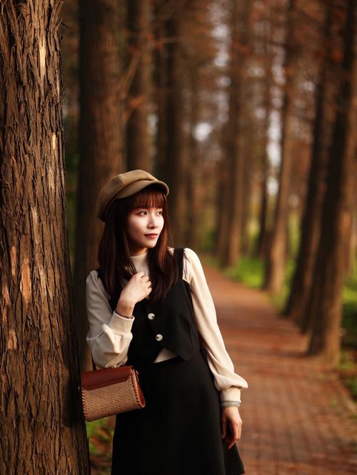 假期打卡9个甜妹跪坐拍照姿势