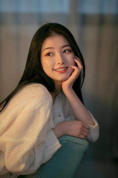 拍照好看的姿势上半身图1