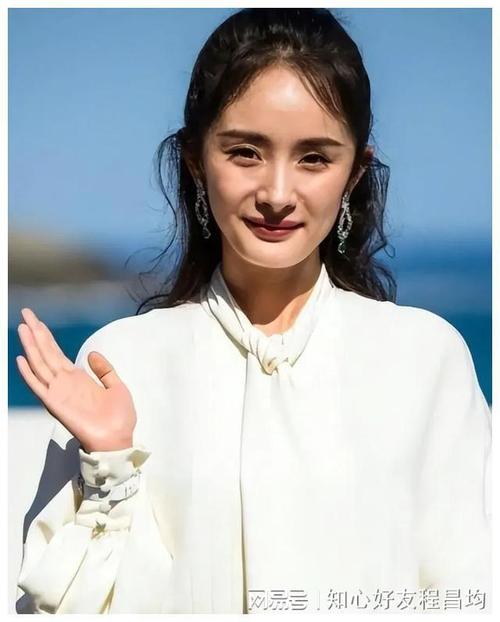 紫色打光灯图片高清图3