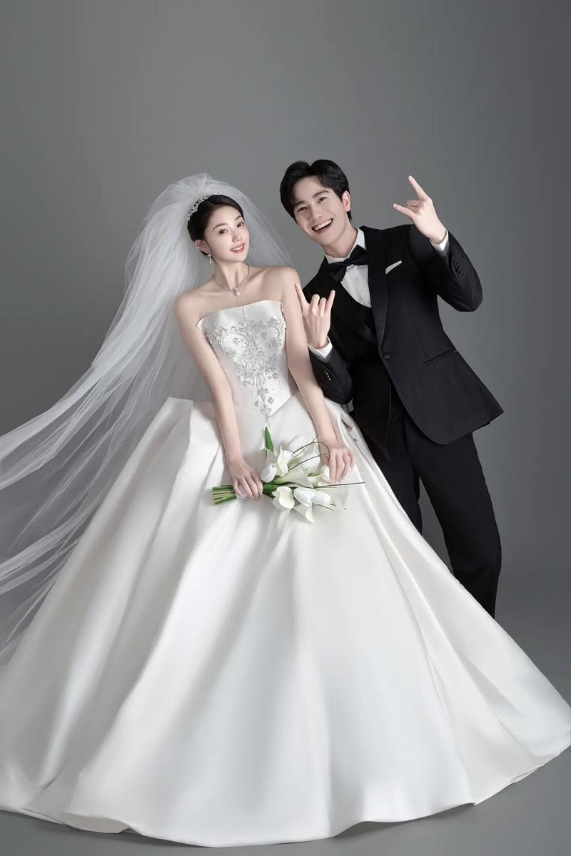 拍结婚照摆什么姿势好看图1