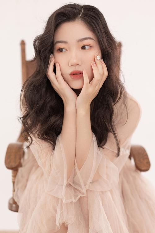 高级感的拍照姿势有哪些图3