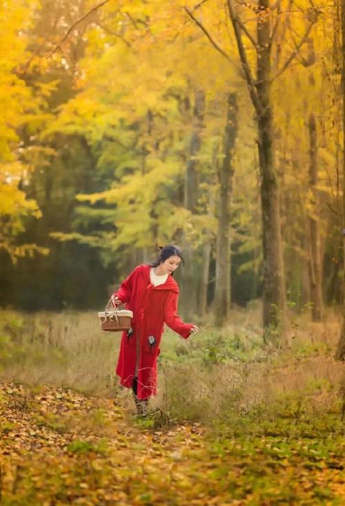 外景拍照怎么摆姿势好看呢图2