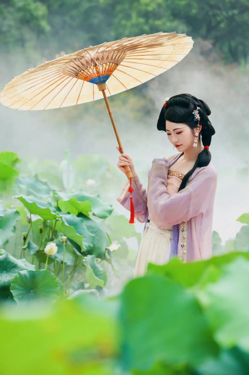 男士十个简单站立拍照姿势古装图3