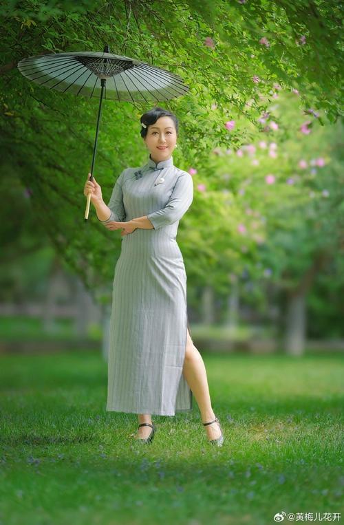 女孩拍照姿势怎么摆好看图片图3