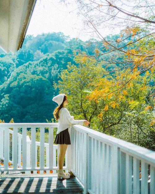 女生拍照姿势大全超级简单图1