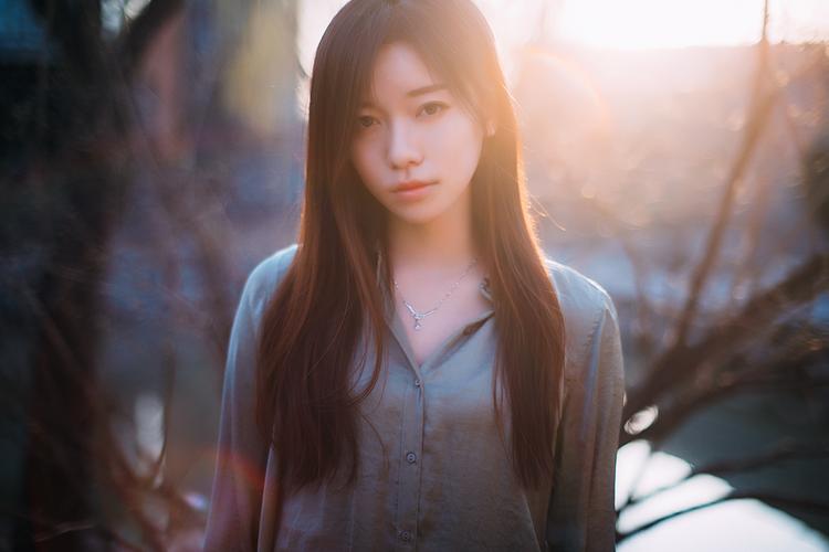 背光照片怎么把人脸调亮图2