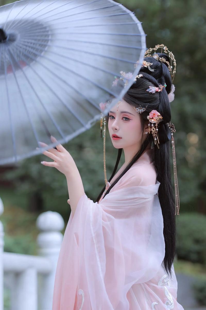 男士十个简单站立拍照姿势古风图1