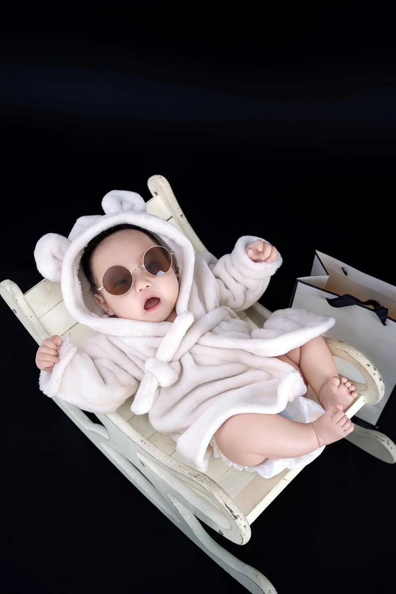 宝宝照素材图-百天宝宝拍照姿势要如何摆